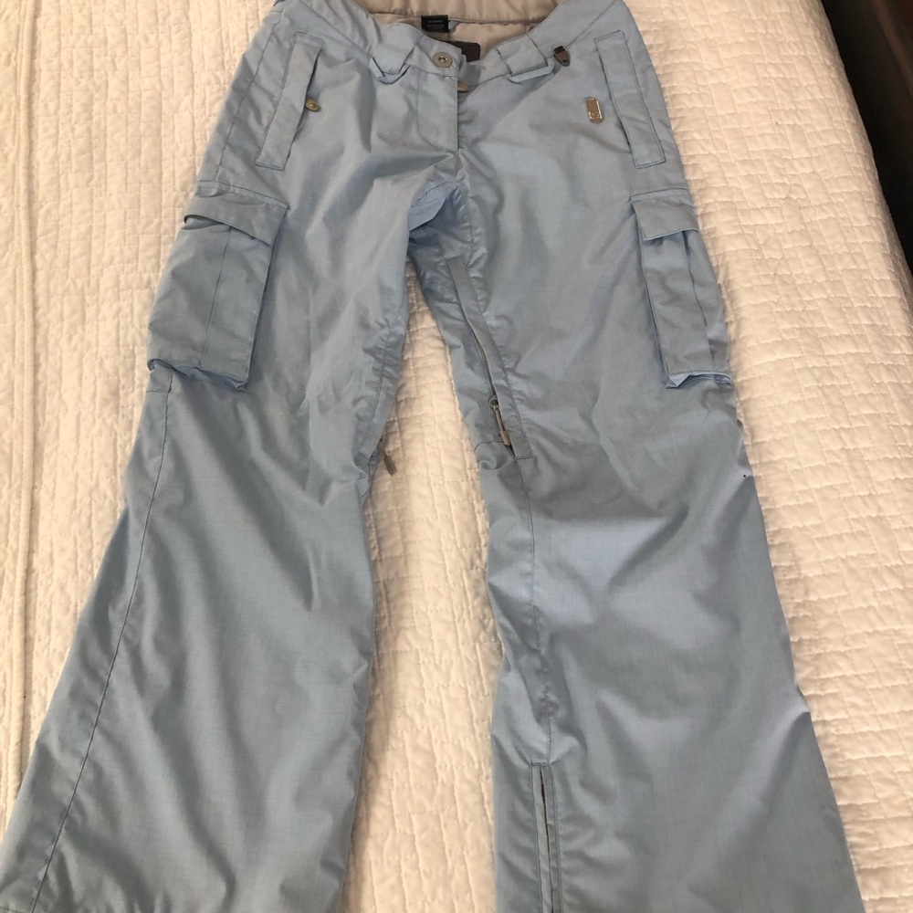 EUC DC Women's Powder Blue Cargo-Style Ski/Snowboard Snow Pants